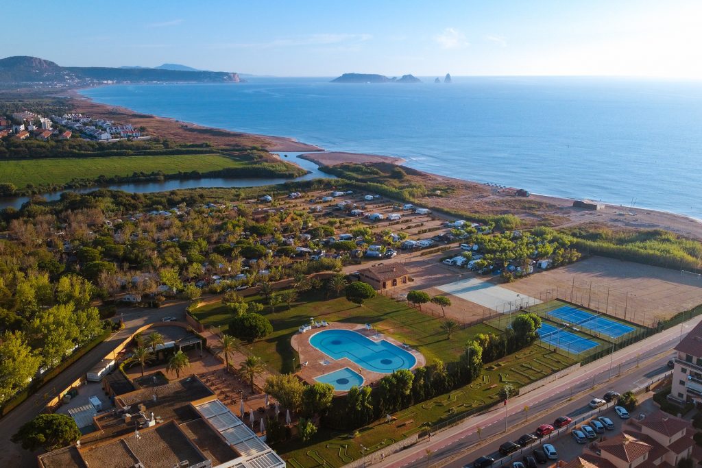 Glamping camping Playa Brava Costa Brava Pals Begur HOLASPAIN