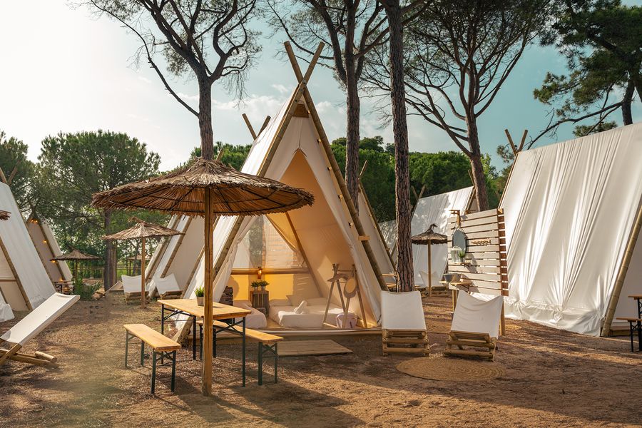 Glamping camping Playa Brava Costa Brava Pals Begur HOLASPAIN