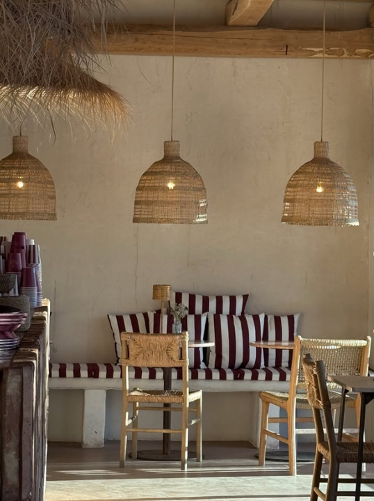 Pluk Spain Jávea bij Arenal Beach de lekkerste koffie, HOLASPAIN Costa Blanca tips