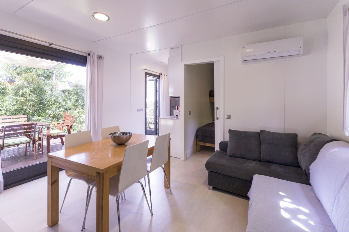 HOLASPAIN Camping Globo Rojo Costa Brava bungalow