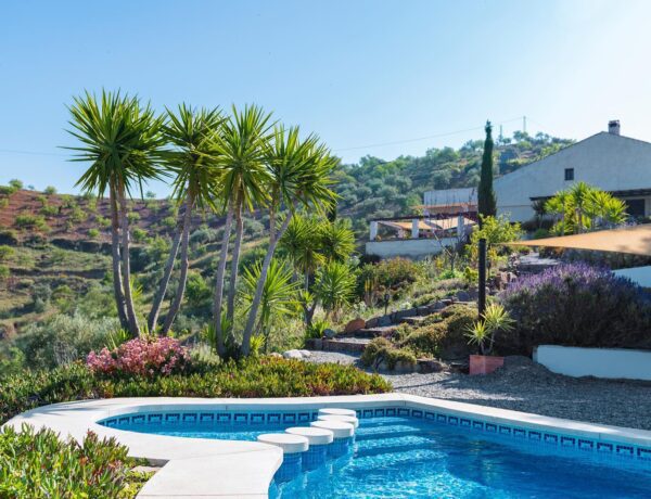 HOLASPAIN Finca las Nuevas Andalusie Holiday Homes