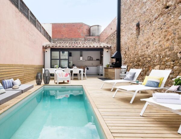 Vakantiehuis Costa Brava Pink House Home Deco Marenya HOLASPAIN