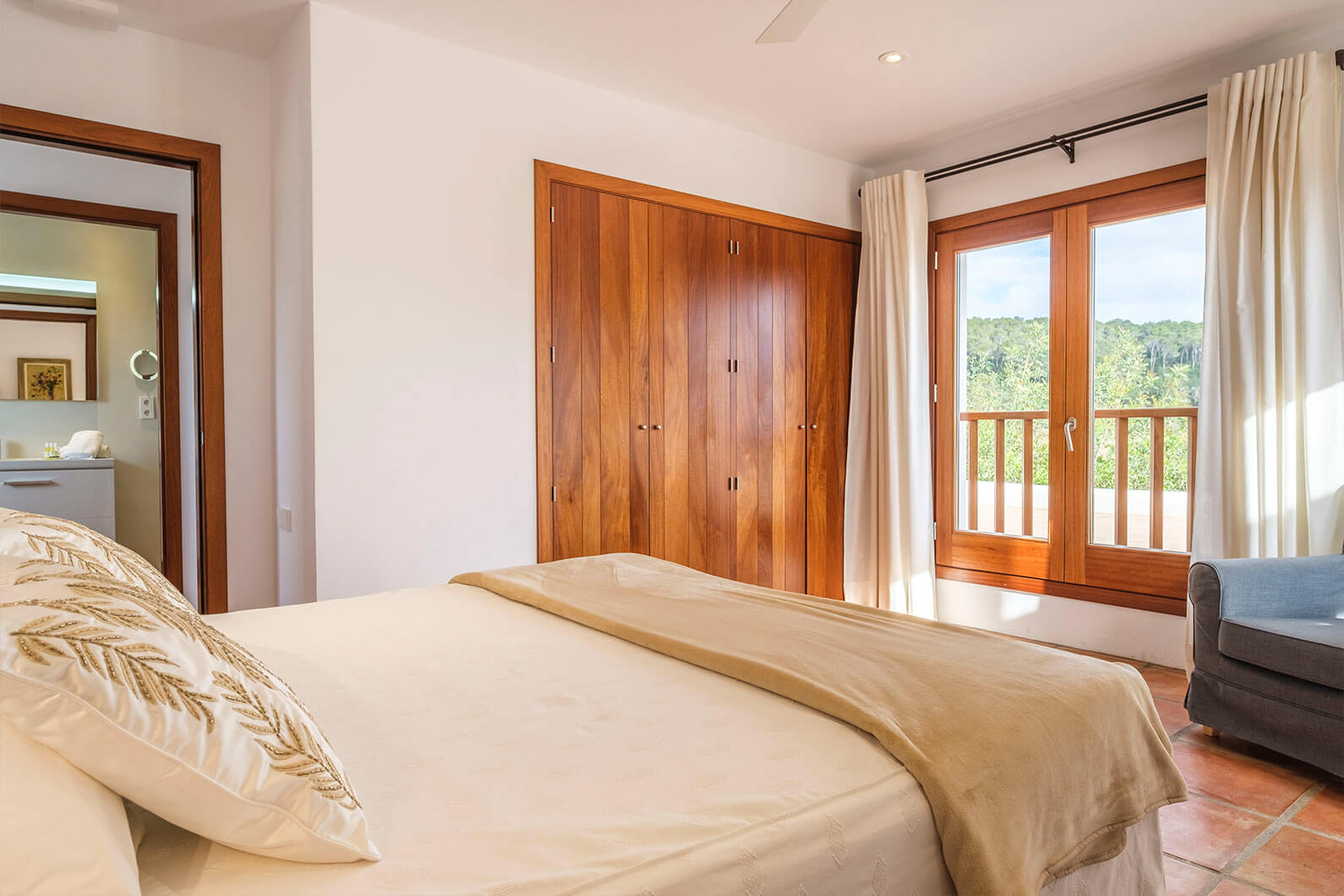 HOLASPAIN Boutique villas Can Lluc Ibiza