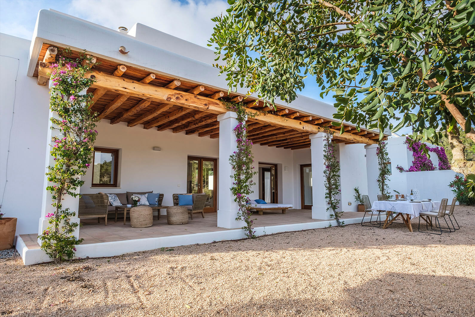 HOLASPAIN Boutique villas Can Lluc Ibiza