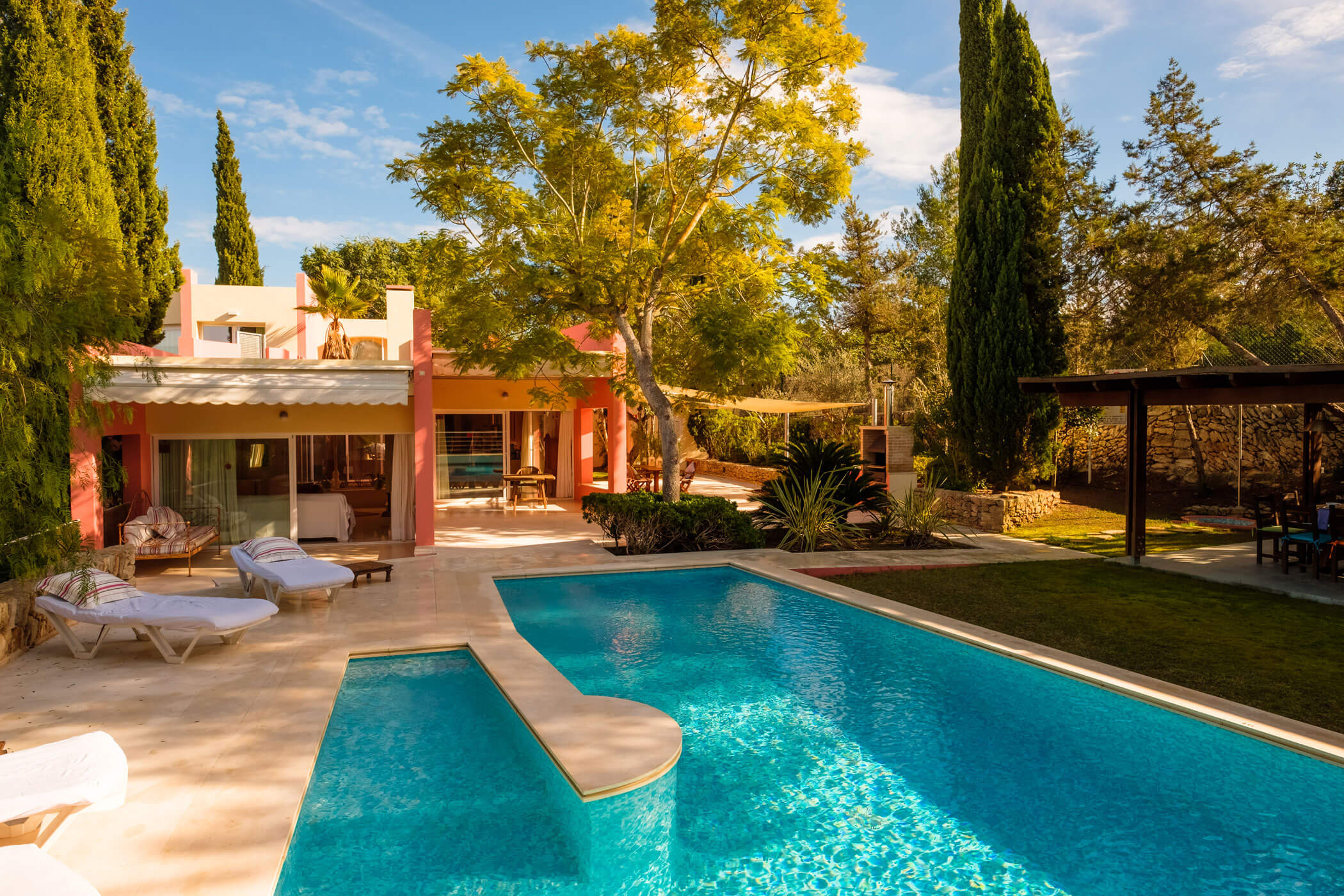 HOLASPAIN Boutique villas Can Lluc Ibiza