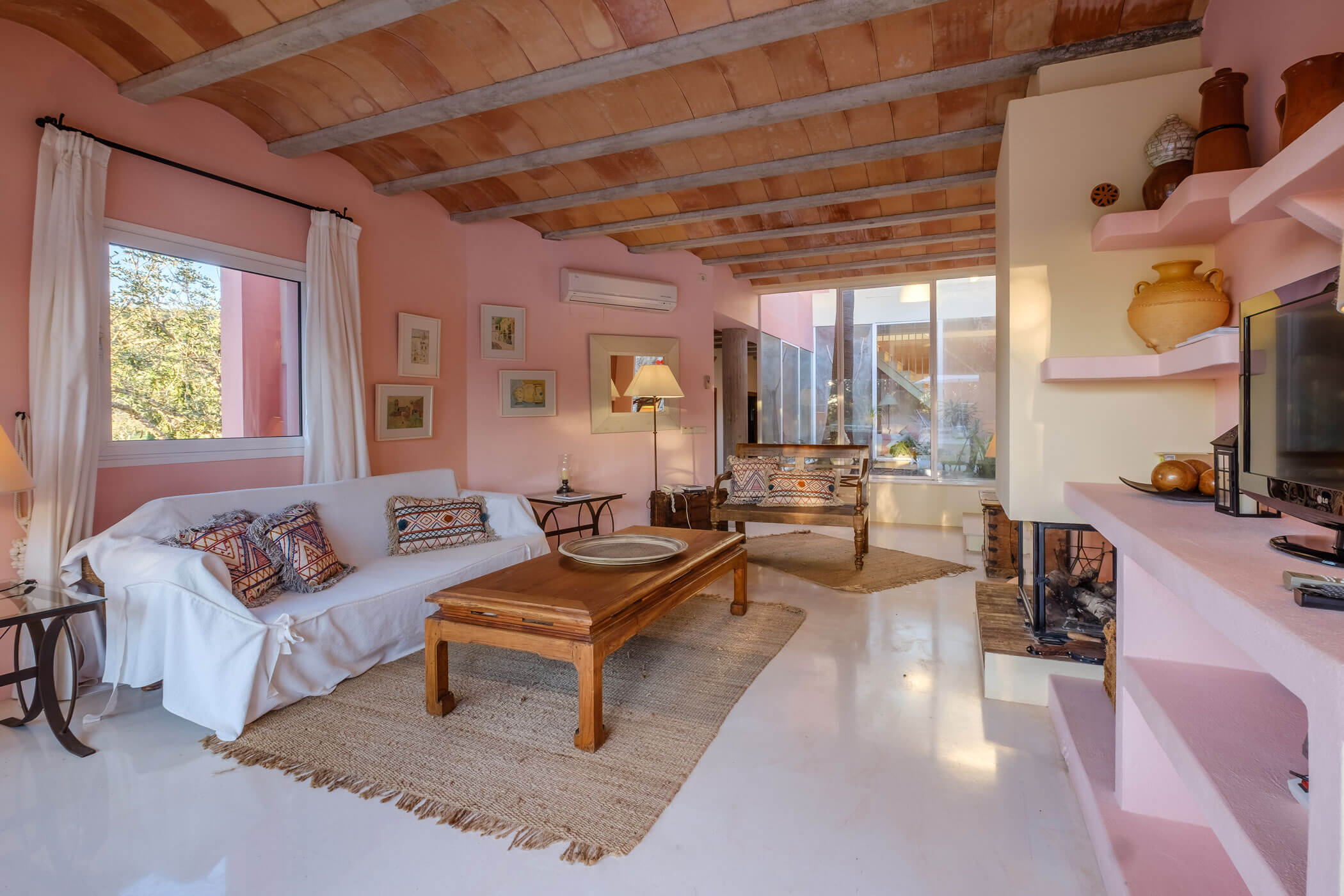 HOLASPAIN Boutique villas Can Lluc Ibiza