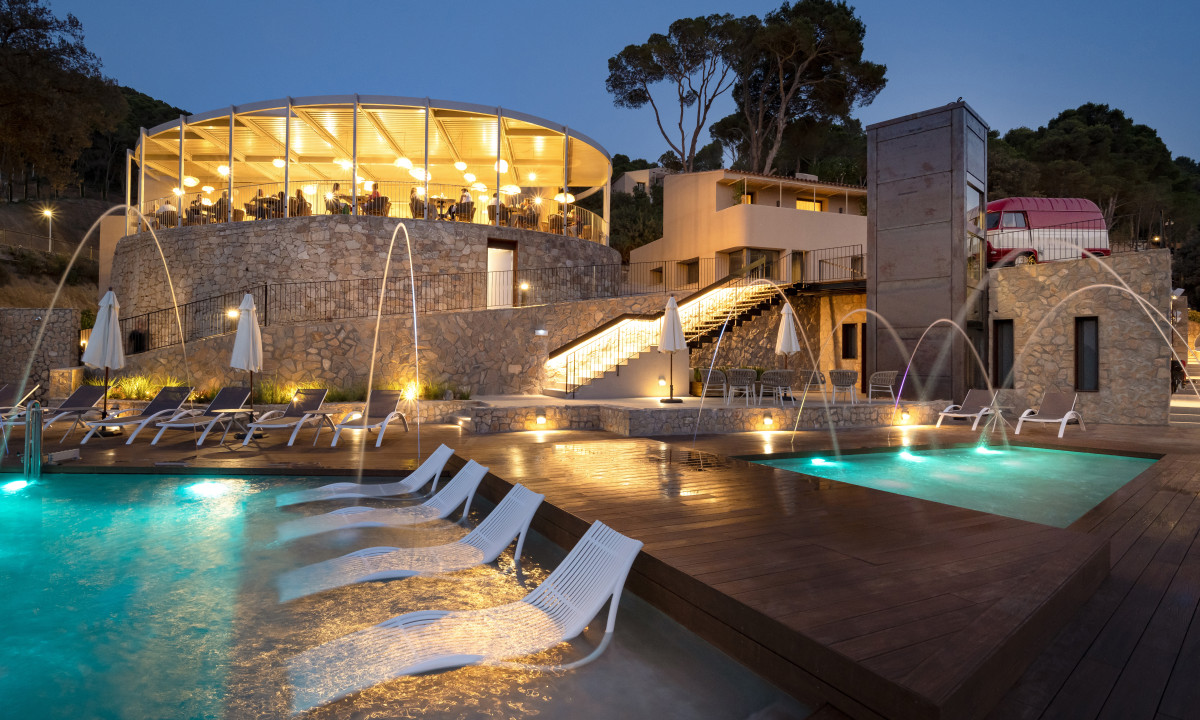 HOLASPAIN Glamping Camping Talaia Plaza Ecoresort Begur Costa Brava