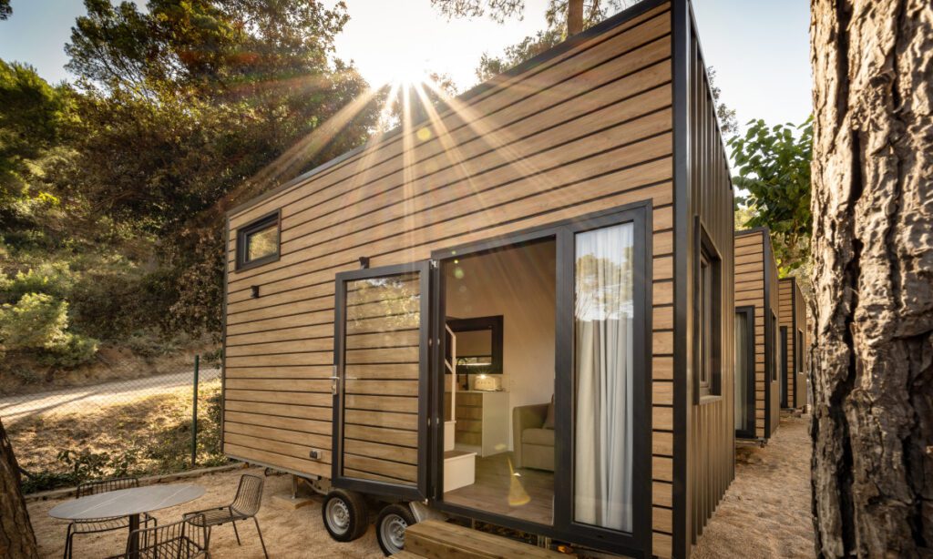 HOLASPAIN Glamping Camping Talaia Plaza Ecoresort Begur Costa Brava