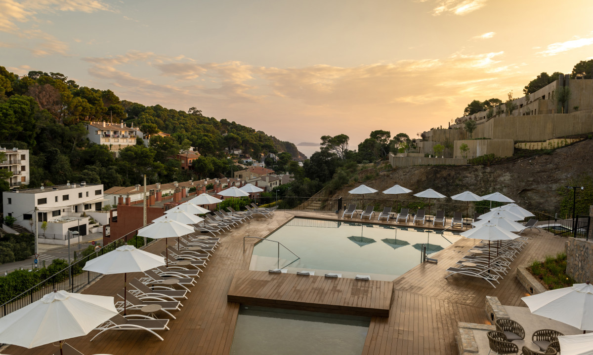 HOLASPAIN Glamping Camping Talaia Plaza Ecoresort Begur Costa Brava