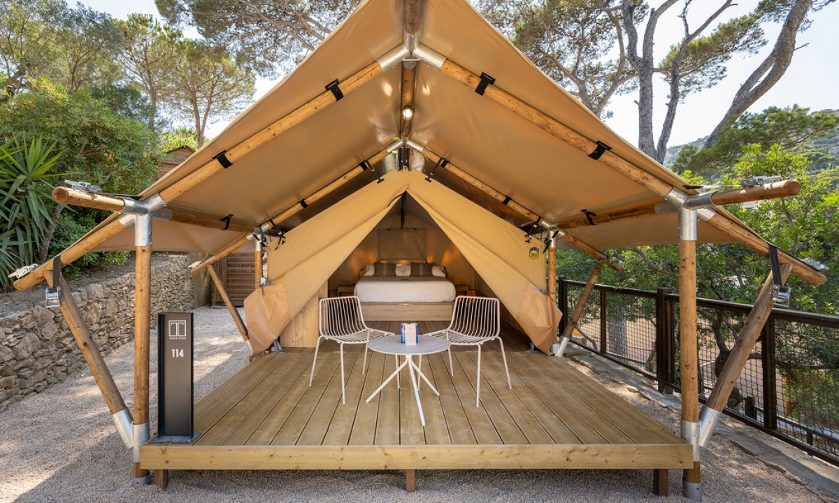 HOLASPAIN Glamping Camping Talaia Plaza Ecoresort Begur Costa Brava