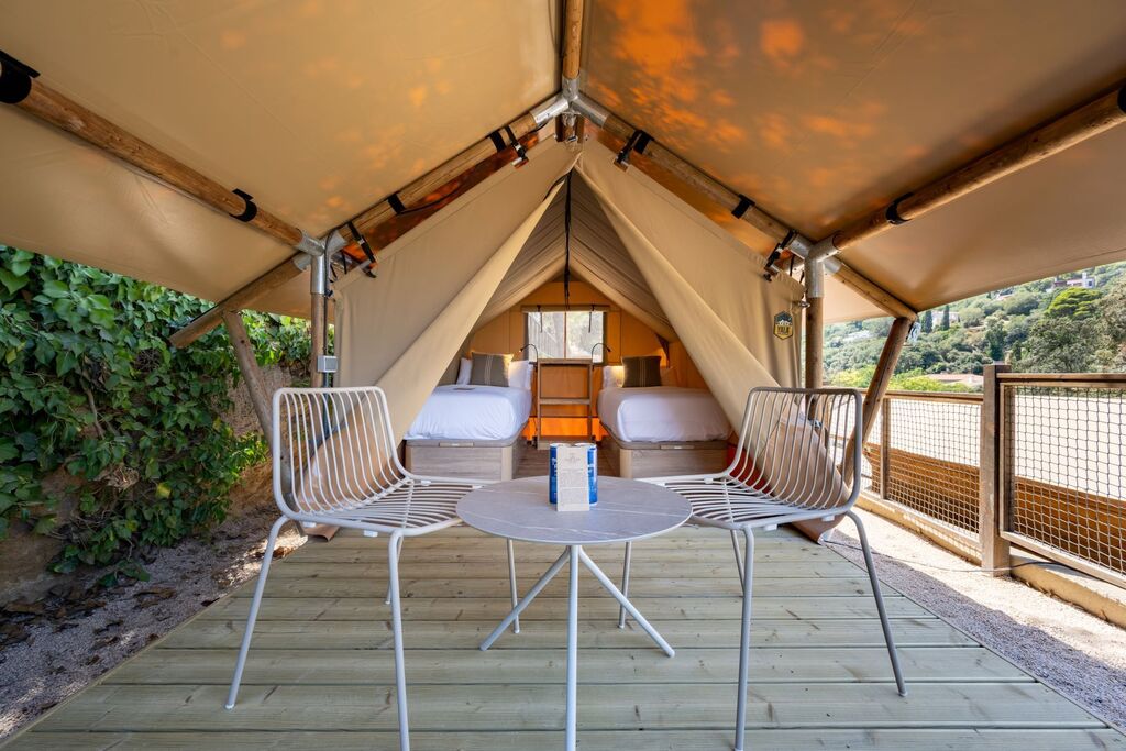 HOLASPAIN Glamping Camping Talaia Plaza Ecoresort Begur Costa Brava