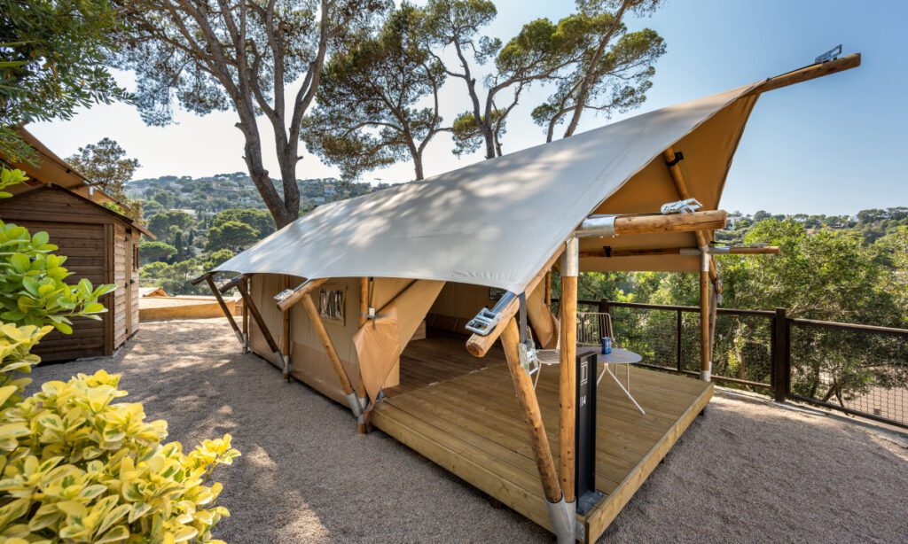 HOLASPAIN Glamping Camping Talaia Plaza Ecoresort Begur Costa Brava