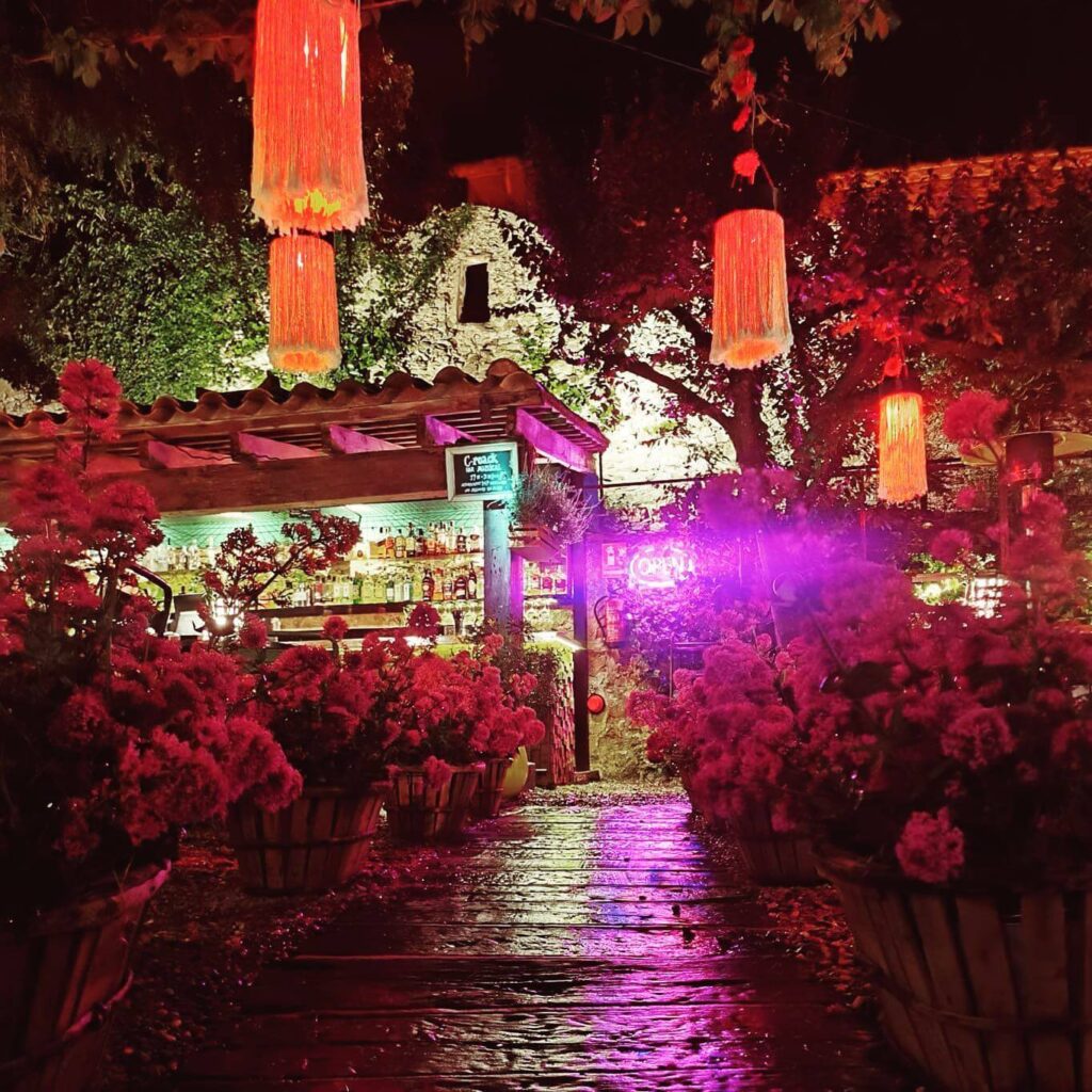 BEGUR Restaurant tips HOLASPAIN C-Roack cocktail bar