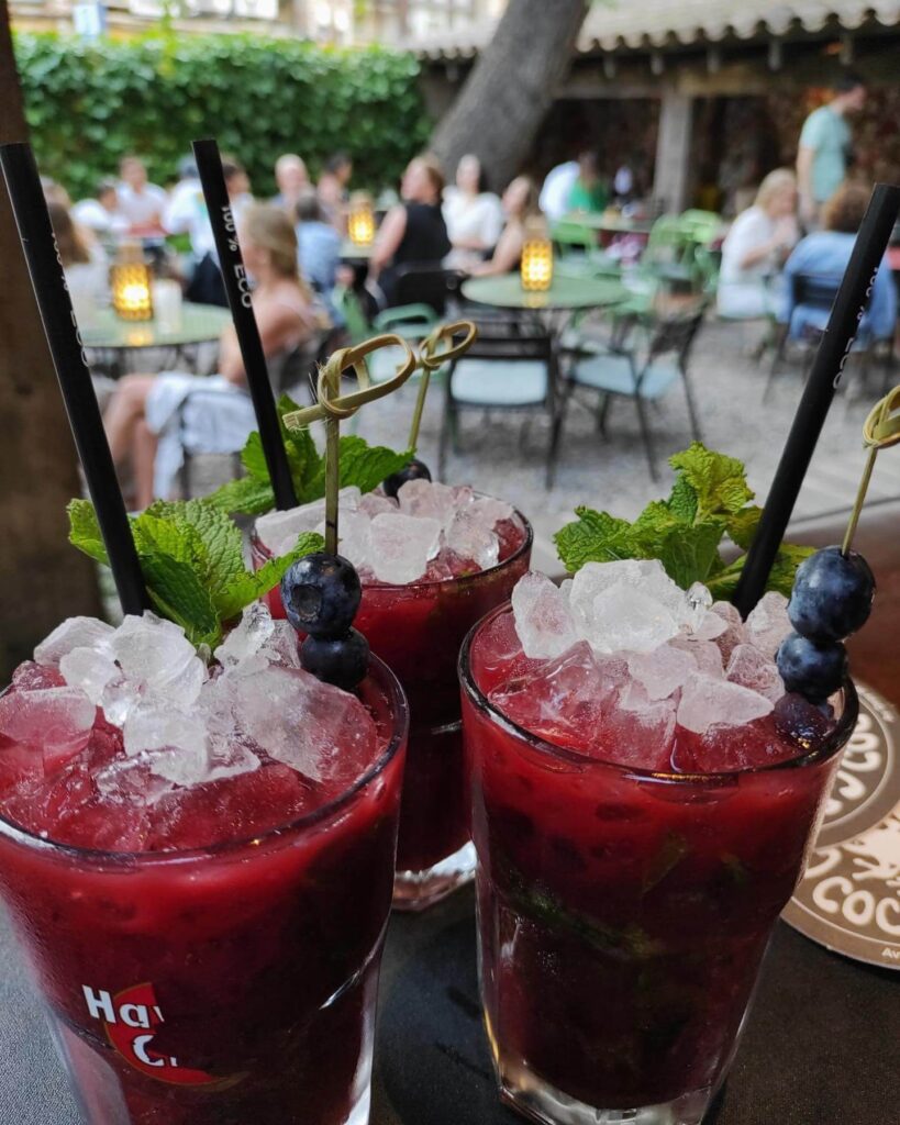 BEGUR Restaurant tips HOLASPAIN C-Roack cocktail bar