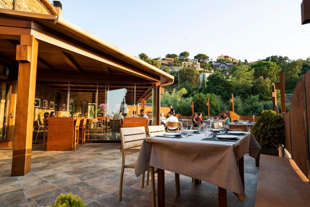 BEGUR Restaurant tips HOLASPAIN Taverna Son Molas