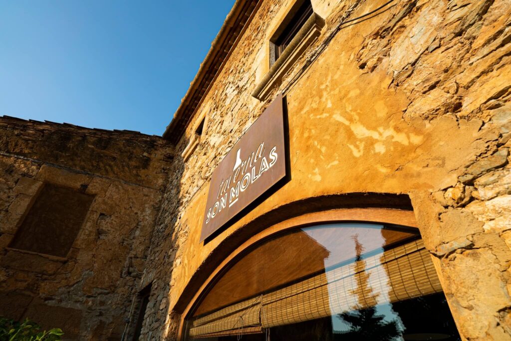 BEGUR Restaurant tips HOLASPAIN Taverna Son Molas