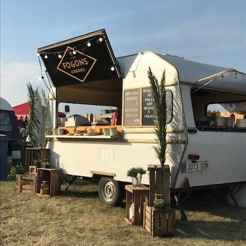 White Summer Market Festival Pals HOLASPAIN Costa Brava vakantie inspiratie tips 