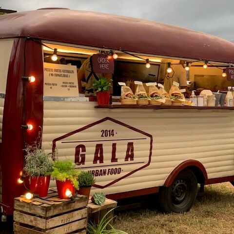 White Summer Market Festival Pals HOLASPAIN Costa Brava vakantie inspiratie tips