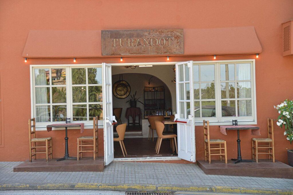 Turandot restaurant Begur tip Costa Brava HOLASPAIN