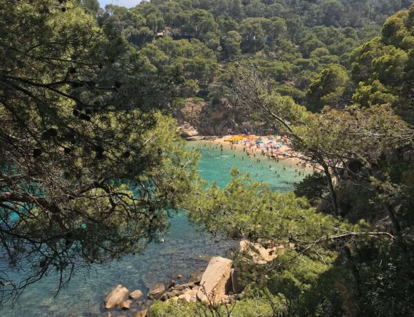 Costa Brava beaches stranden baai Holaspain