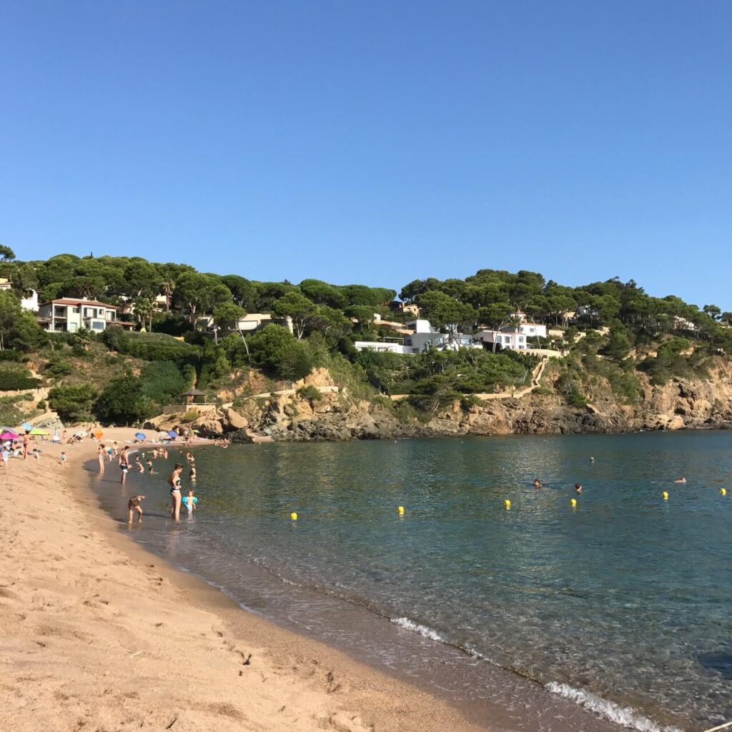 Costa Brava beaches stranden baai Holaspain Sa Riera