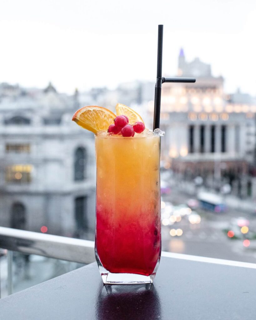 HOLASPAIN Madrid Cocktailbar Terraza Cibeles