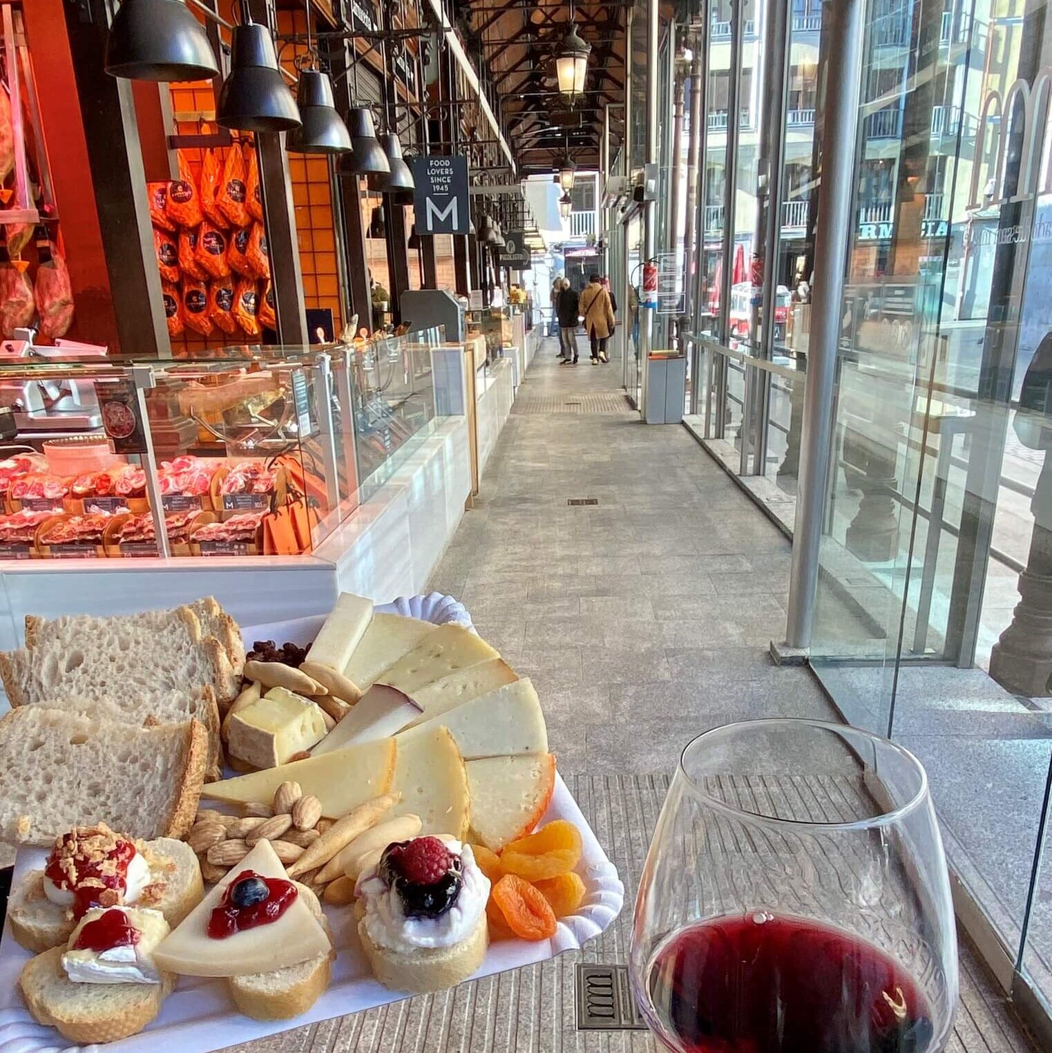 HOLASPAIN Madrid Mercado San Miguel