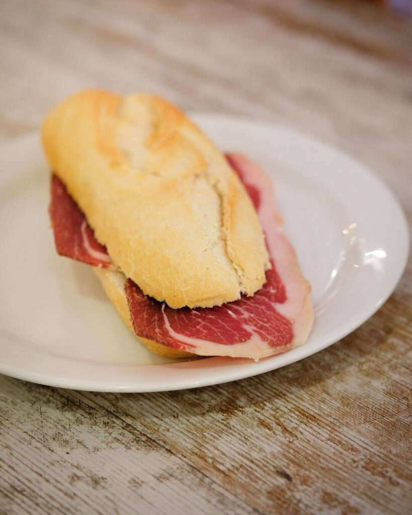 HOLASPAIN Madrid Museo del Jamon