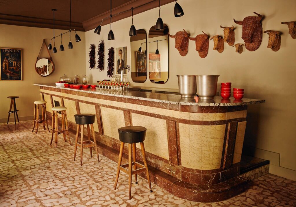 HOLASPAIN Madrid Restaurant Celso y Manolo