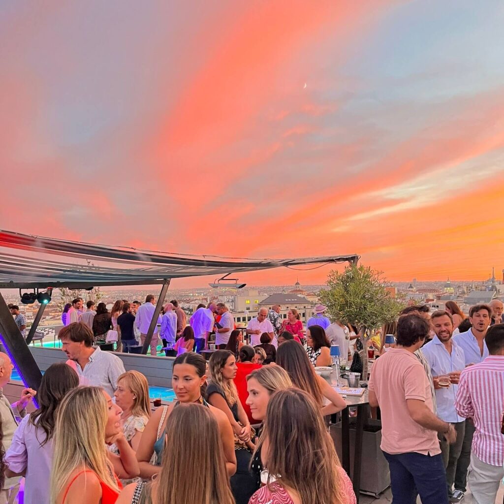HOLASPAIN Madrid Restaurant rooftopbar Azotea del Circul
