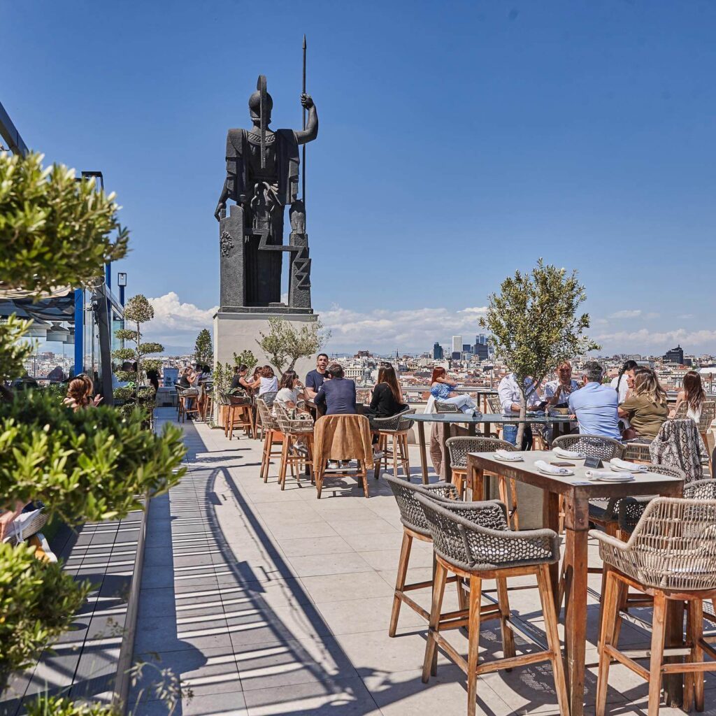 HOLASPAIN Madrid Restaurant rooftopbar Azotea del Circul