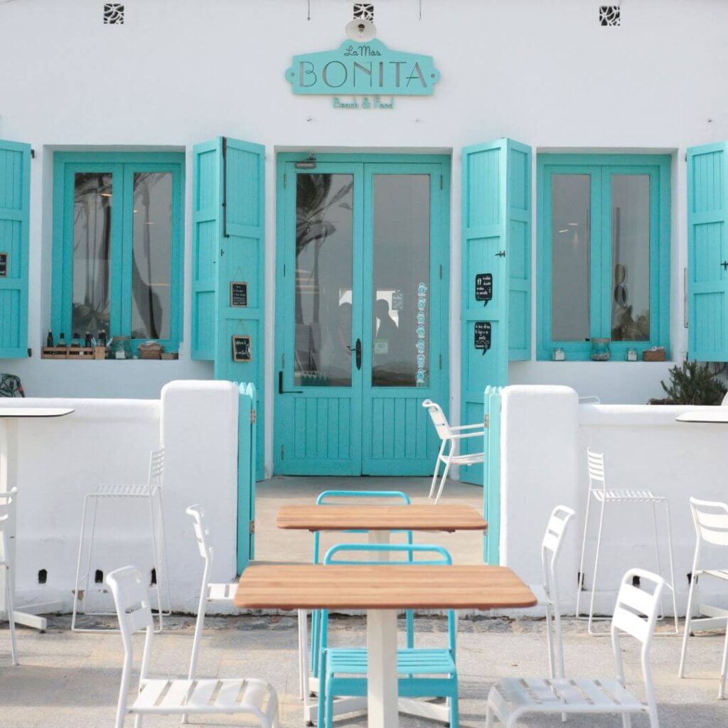 Valencia restaurants hotspots La Mas Bonita chiringuito