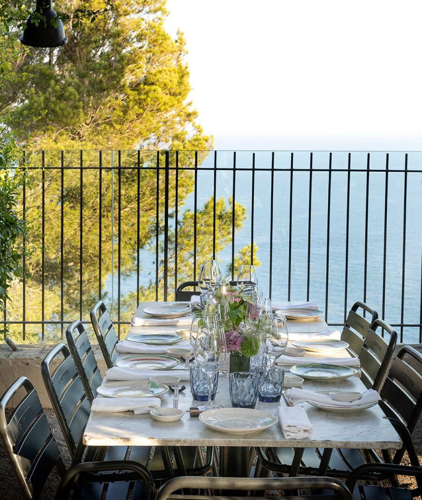 Costa Brava beaches stranden baai Holaspain Grupo Nomo FAR restaurante LLafranc