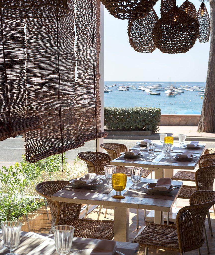 Costa Brava beaches stranden baai Holaspain Grupo Nomo FAR restaurante LLafranc