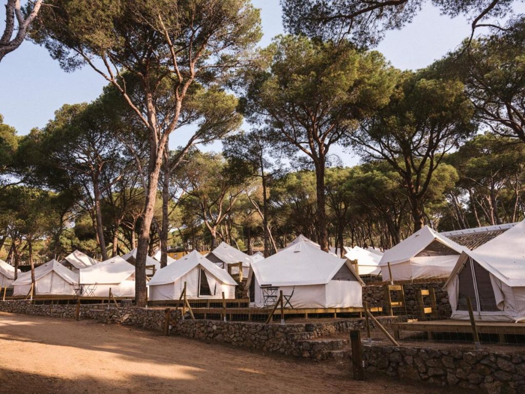 Camping wecamp Cala Montgo glamping Costa Brava l'escala HOLASPAIN spanje