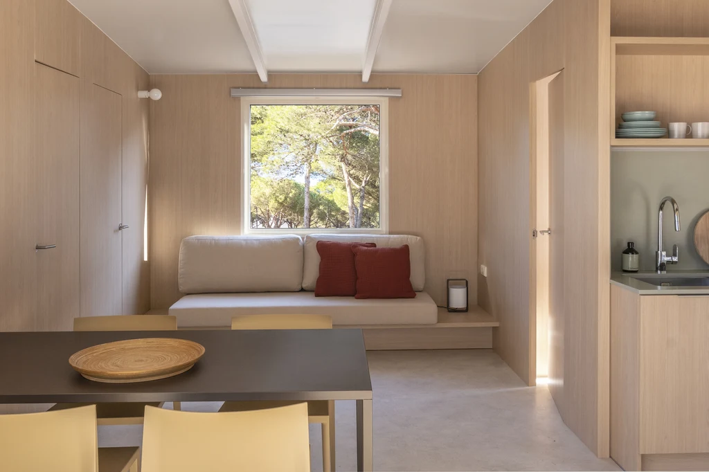 Camping wecamp Cala Montgo glamping Costa Brava l'escala HOLASPAIN spanje