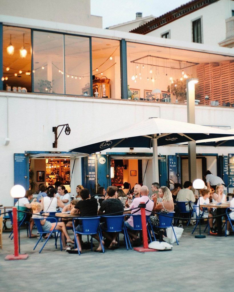 Ultramar chiringuito bar hotspots restaurants L'Escala Costa Brava HOLASPAIN Emporda