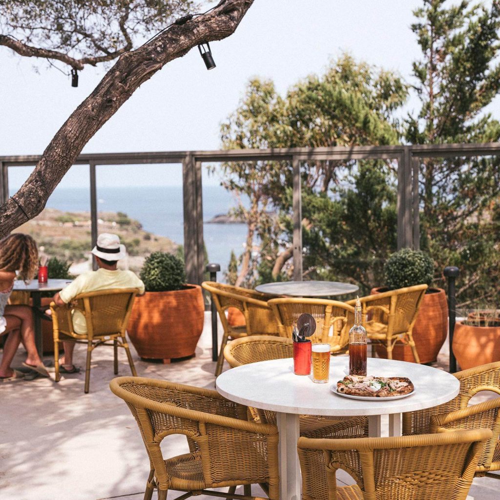 Wecamp Cadaques El Trascocat Restaurant camping glamping Costa Brava Spanje 