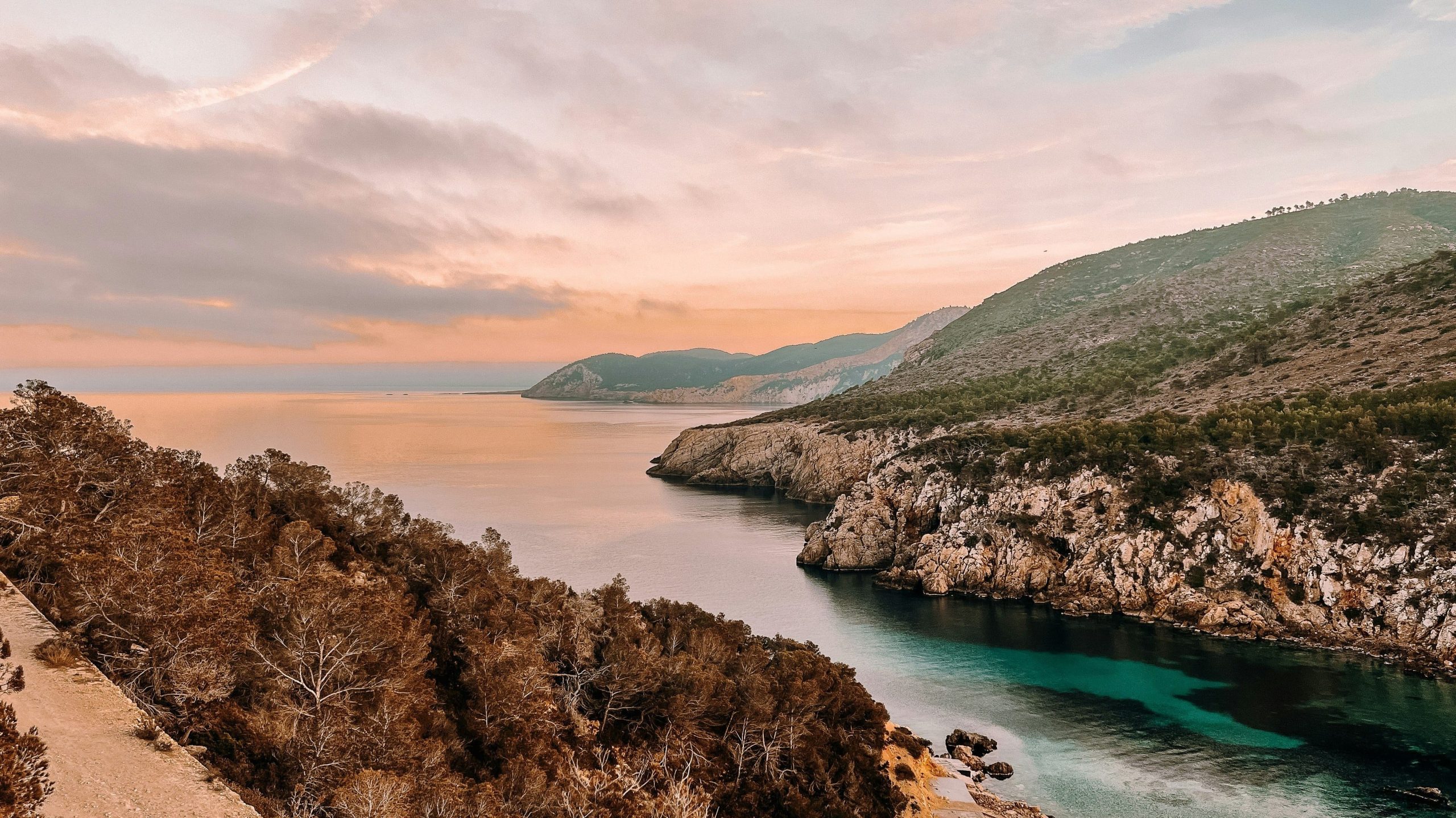 HOLASPAIN Ibiza last minute vakantie Spanje