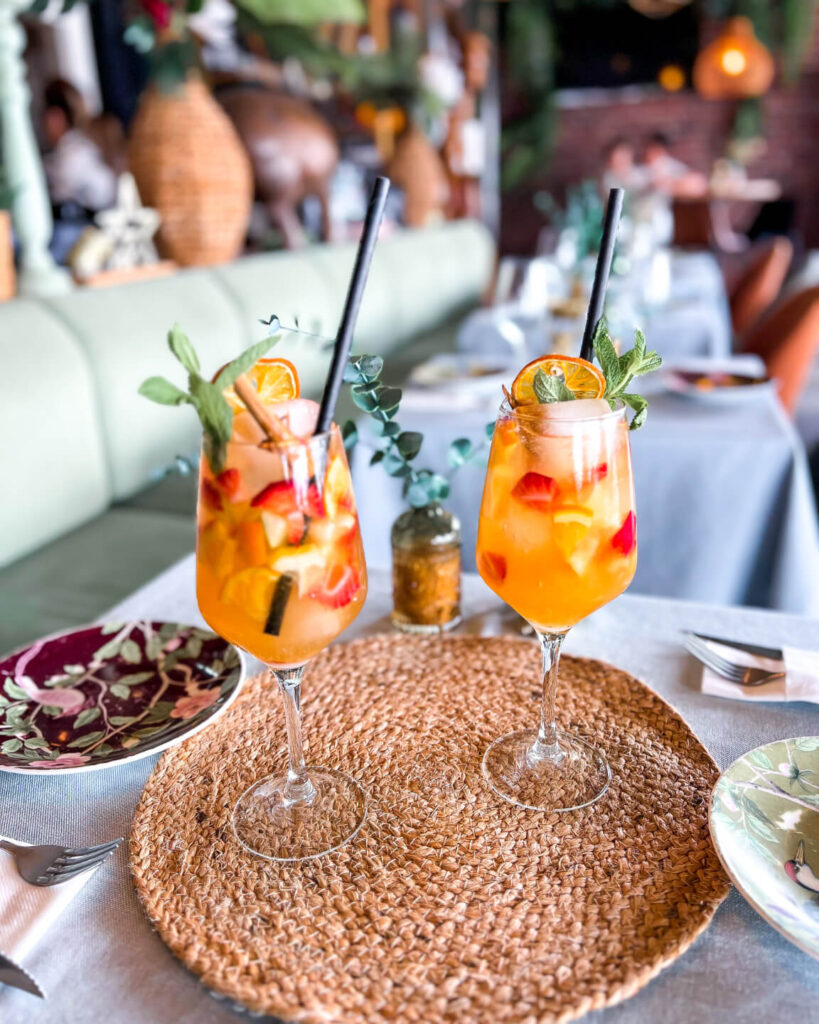 La Bulla Gastrobar restaurant HOLASPAIN Estepona Costa del Sol