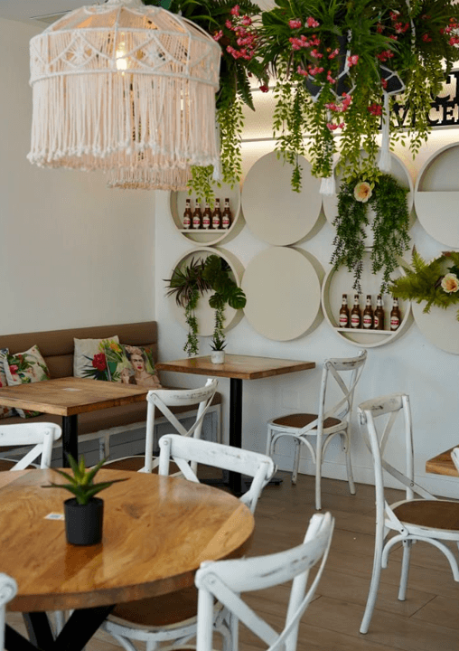 Tapas Diez Estepona bar restaurant HOLASPAIN Costa del Sol 