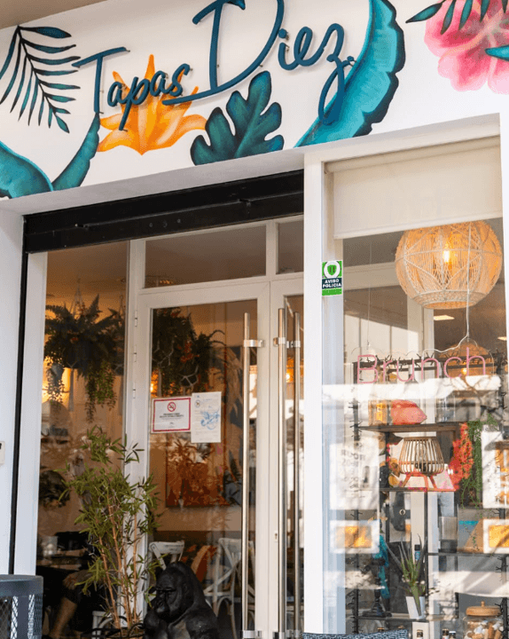 Tapas Diez Estepona bar restaurant HOLASPAIN Costa del Sol 