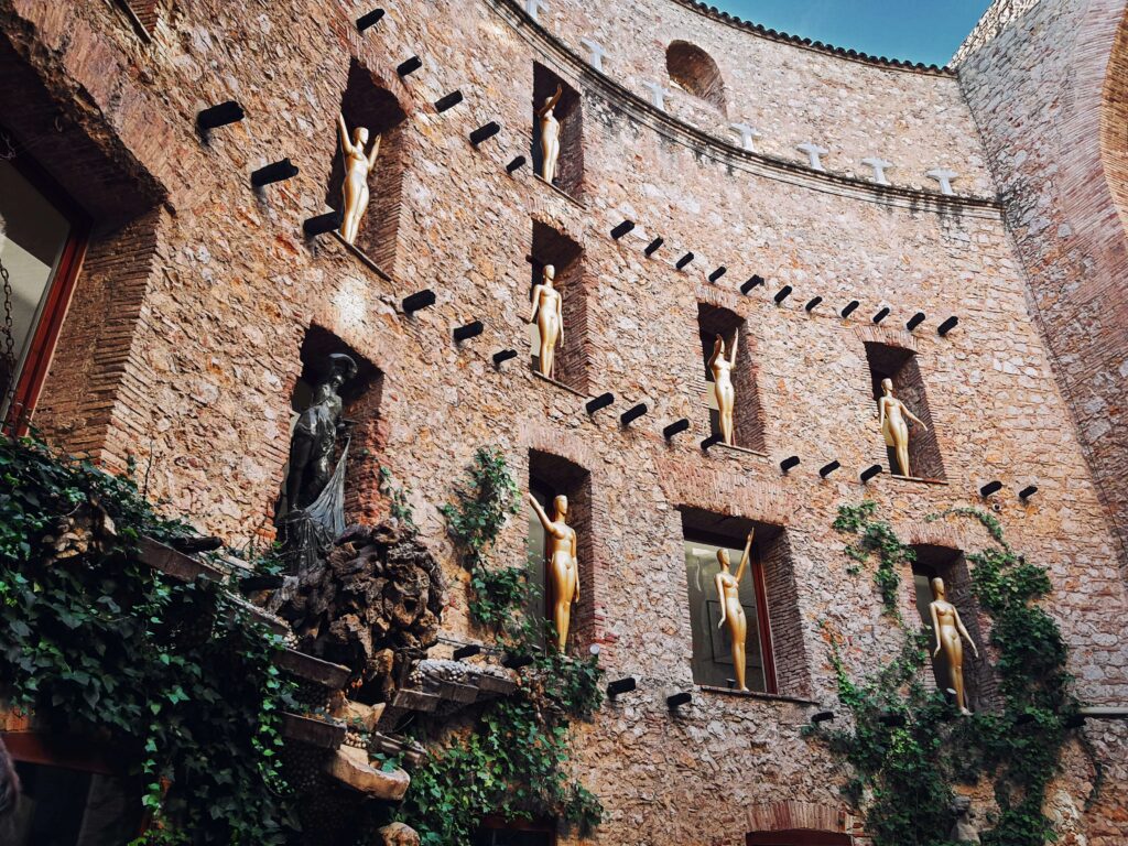 Figueres Dali Museum Costa Brava Catalonie HOLASPAIN 